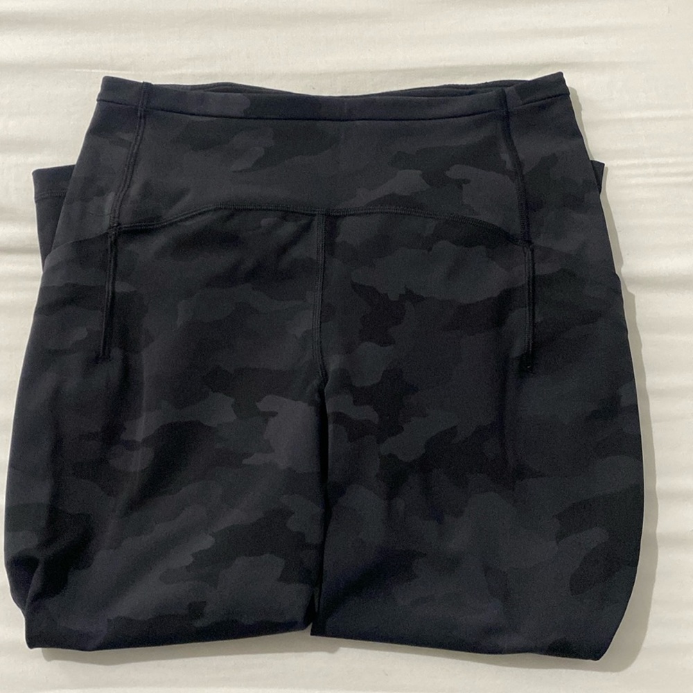 Lululemon Swift Speed Gray Camo High Rise Nulux Cropped Tight Leggings Size 8